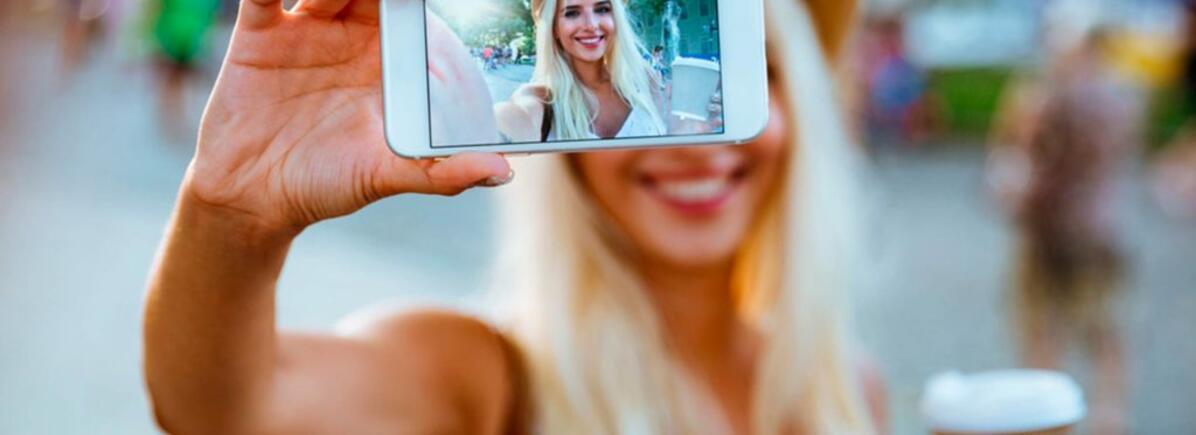 Korunk betegsége – A selfie negatív hatásai Korunk betegsége – A selfie negatív hatásai