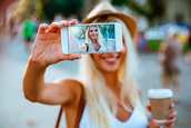 Korunk betegsége – A selfie negatív hatásai