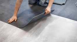 Padló felújítás bontás nélkül? A ragasztós SPC padlóval lehetséges